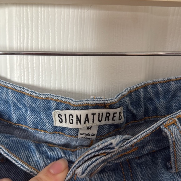 Signature 8 Blue Jean Shorts Distressed Cut-Off Style size medium - Picture 2 of 3